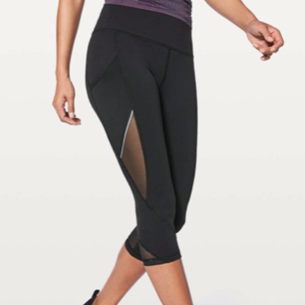 Lululemon Fast As Light Crops Size 4